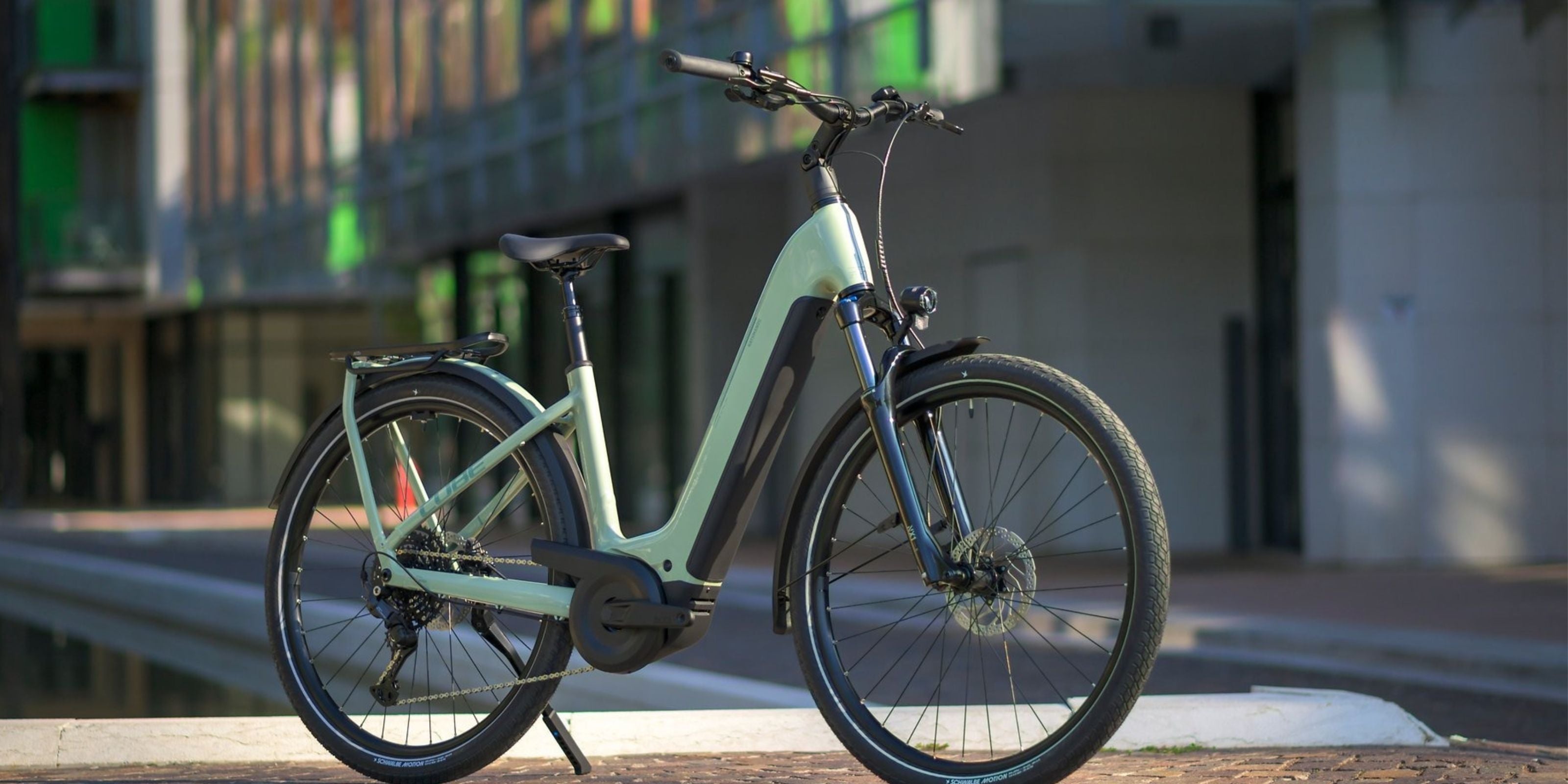 2026 Cube Kathmandu Hybrid One 800