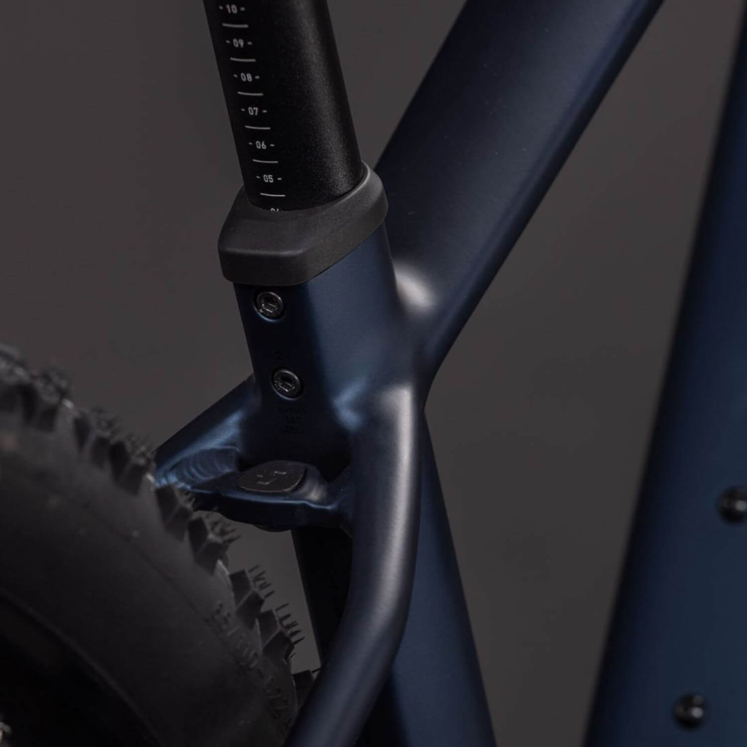 Cube Reaction Hybrid Performance 600 Frame