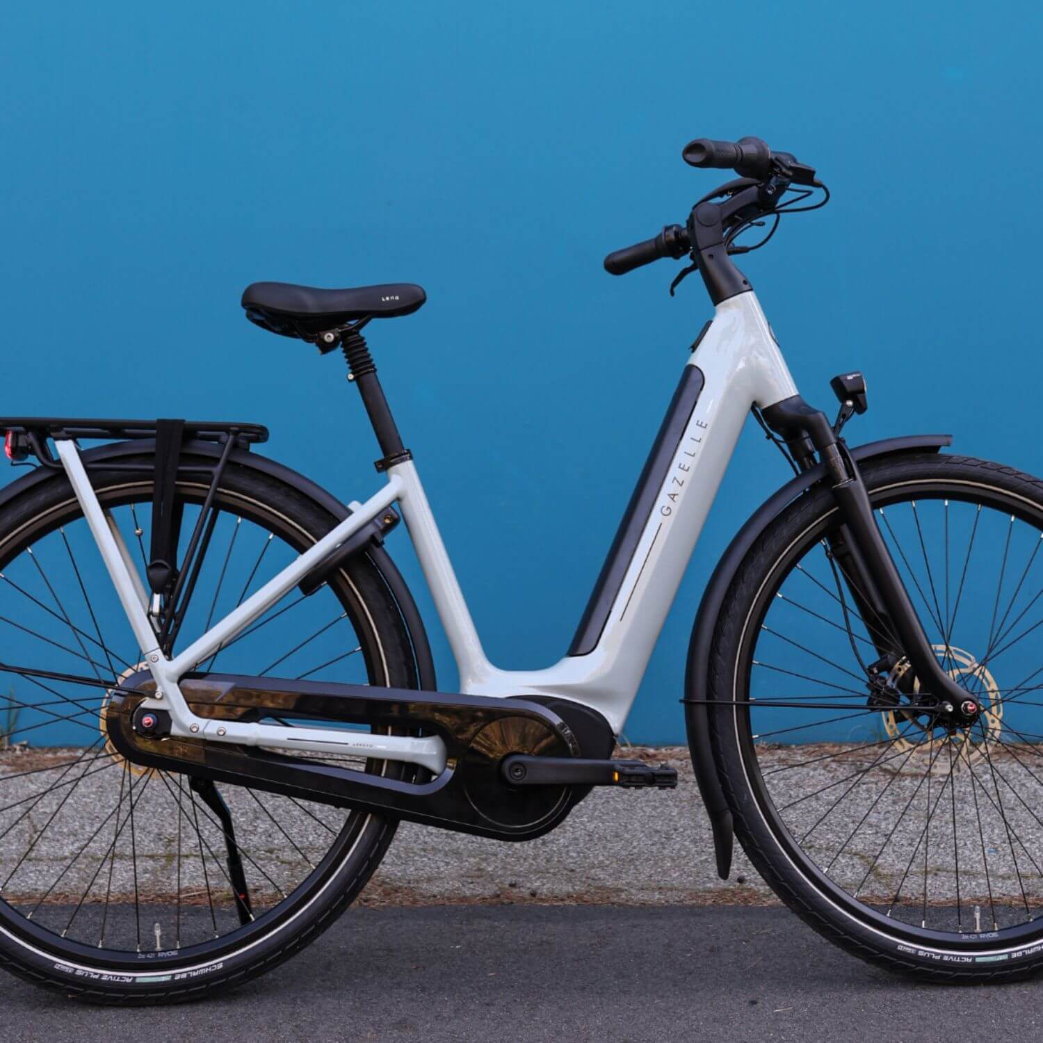 Gazelle Arroyo C8 step through electric bike for riders in Gatineau Quebec