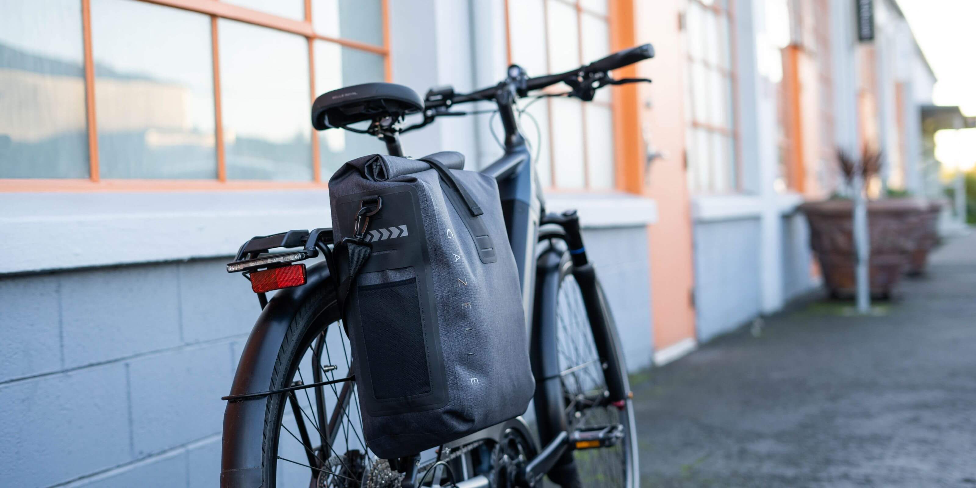 Gazelle Commuter Bag