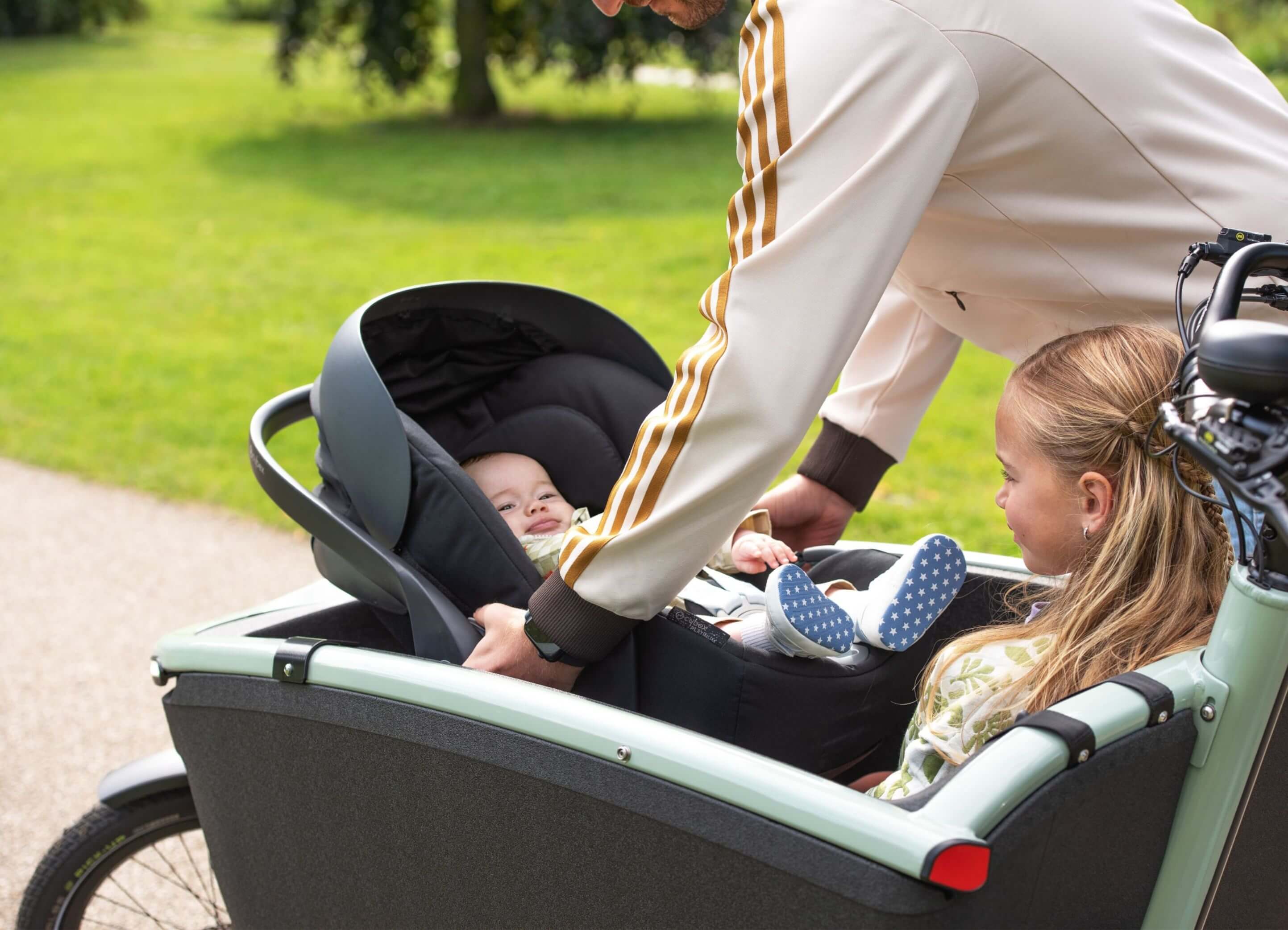 FamilyNext Baby Car Seat Adapter